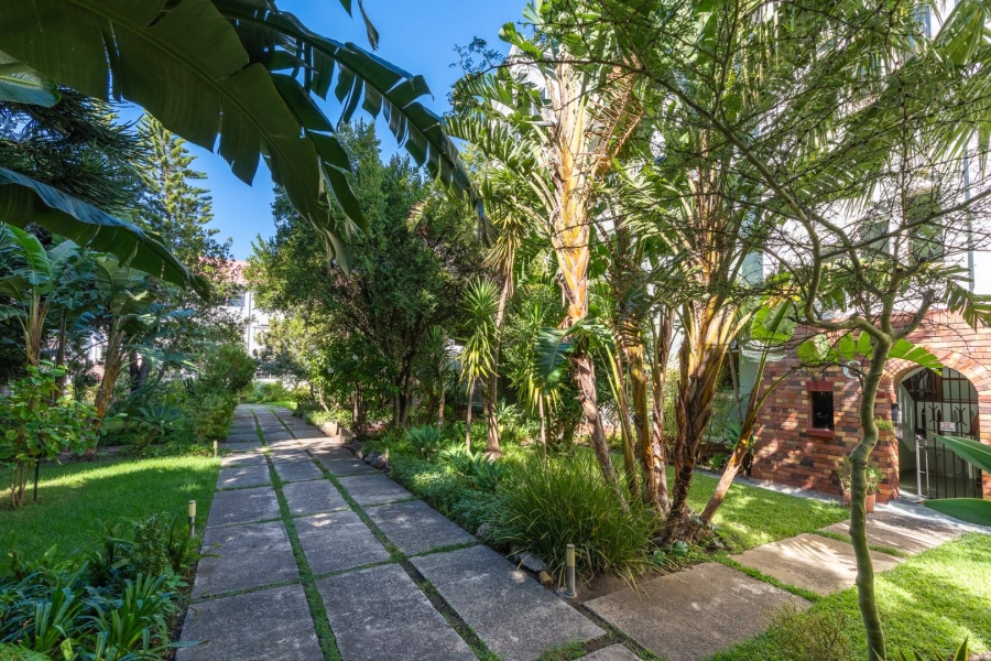 1 Bedroom Property for Sale in Green Point Western Cape